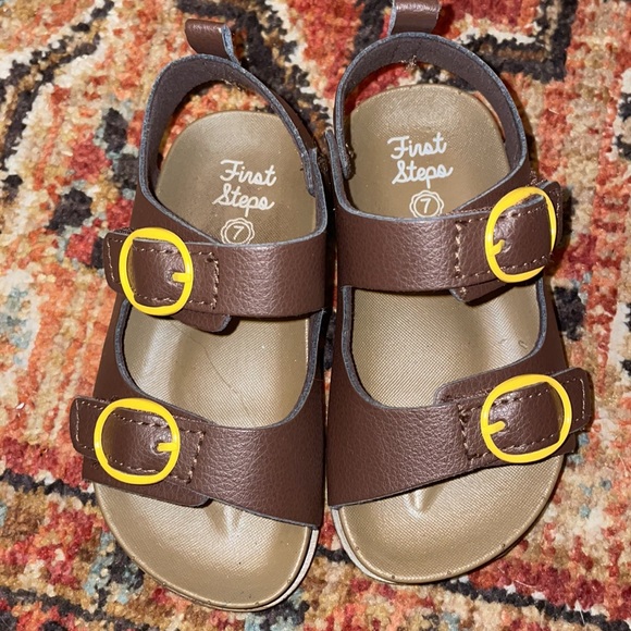 Adjustable Brown Sandals - Picture 3 of 8